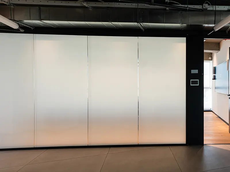 Vitrage intelligent : le verre connecté au service de votre confort et de votre modernité